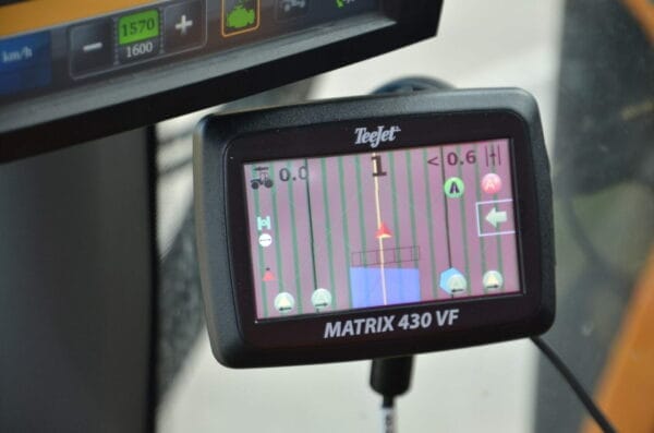 Nawigacja rolnicza DO SADÓW I WINNIC - GPS rolniczy - Teejet MATRIX 430VF RXA-30 2